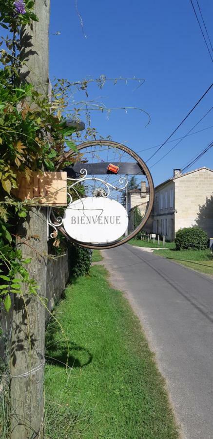 Au Vélo dans l'Arbre Bed and Breakfast Saint-Sulpice-de-Faleyrens Exterior foto